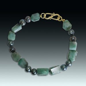 "Emerald Green" emerald, freshwater pearl and 18k gold bracelet